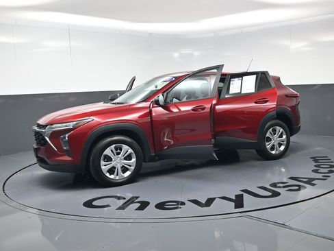 Used 2024 Chevrolet Trax LS w/ Driver Confidence Package image 21