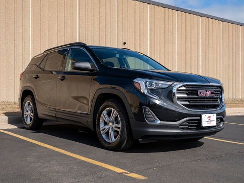 Used 2018 GMC Terrain SLE w/ Driver Convenience Package image 2