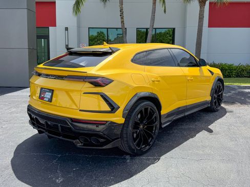 Used 2022 Lamborghini Urus AWD/4WD image 21