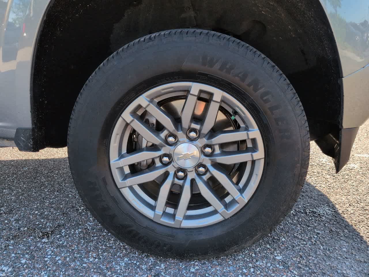 Used 2024 Chevrolet Colorado LT w/ LT Convenience Package RWD image 11