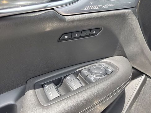 Used 2022 Cadillac XT6 Premium Luxury image 27