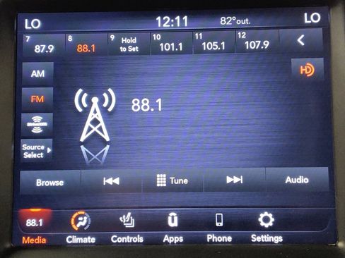 Used 2020 RAM 1500 Classic SLT w/ Luxury Group AWD/4WD image 25