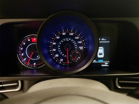 Used 2022 Hyundai Elantra SEL image 13