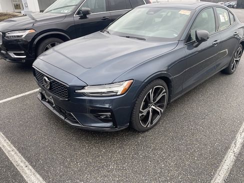 Used 2025 Volvo S60 B5 Core AWD/4WD image 3
