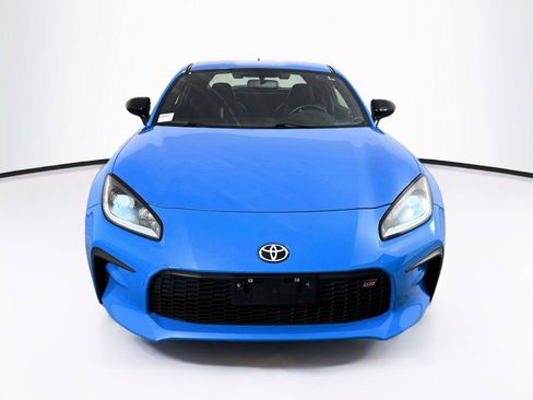 Used 2022 Toyota GR86 Premium RWD image 8