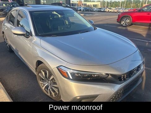 Used 2024 Honda Civic EX-L image 2