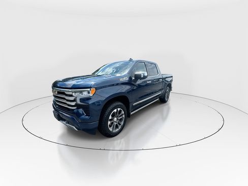 Used 2022 Chevrolet Silverado 1500 High Country w/ Technology Package AWD/4WD image 4