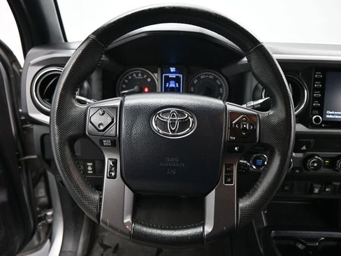 Used 2020 Toyota Tacoma TRD Off-Road image 10