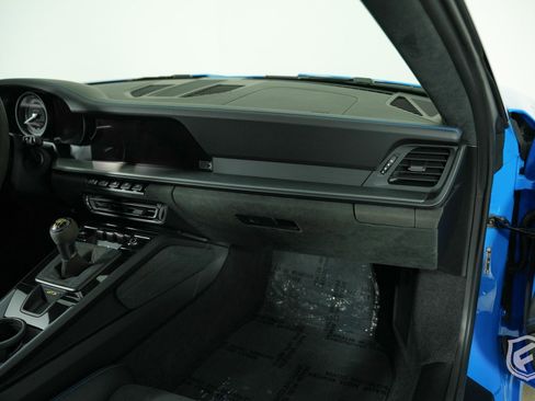 Used 2022 Porsche 911 GT3 image 31