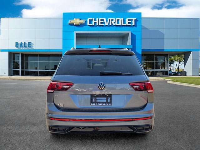 Used 2024 Volkswagen Tiguan SE R-Line w/ MDO Package, Three-Row FWD image 4