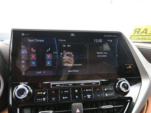 Used 2021 Toyota Highlander Platinum image 22