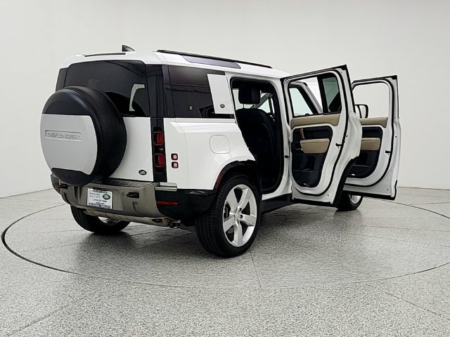 Used 2022 Land Rover Defender 110 X-Dynamic HSE AWD/4WD image 11