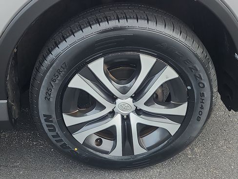 Used 2017 Toyota RAV4 LE image 23