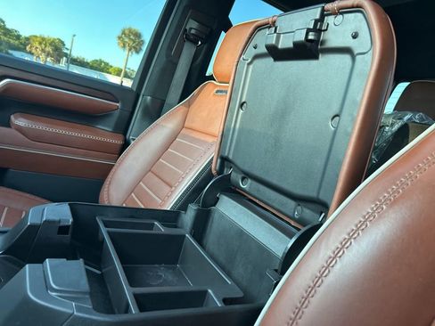 Used 2024 GMC Sierra 2500 Denali Ultimate image 32