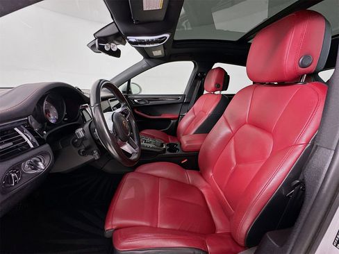 Used 2020 Porsche Macan S image 22