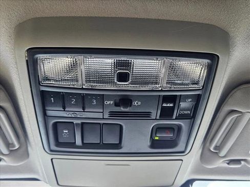 Used 2022 Toyota 4Runner SR5 Premium w/ Moonroof Package RWD image 11