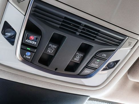 Used 2024 Acura MDX FWD w/ Technology Package image 33