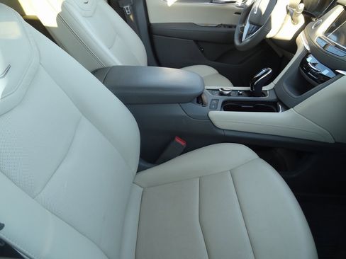 Used 2020 Cadillac XT5 Premium Luxury image 9