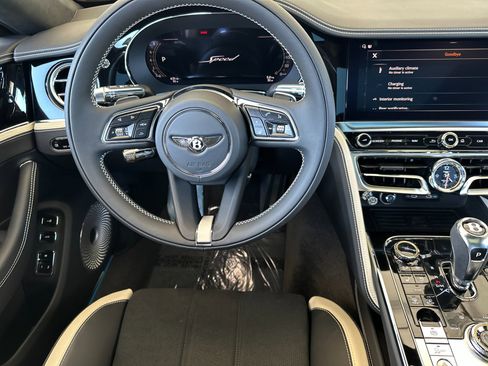 New 2025 Bentley Flying Spur Plug-In Hybrid image 16