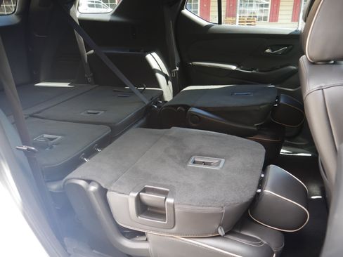 Used 2022 Chevrolet Traverse Premier AWD/4WD image 30