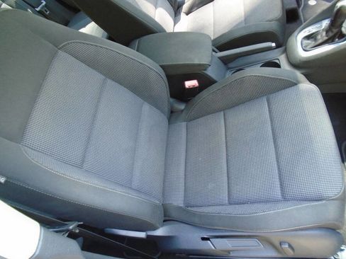 Used 2014 Volkswagen Golf 4-Door image 21