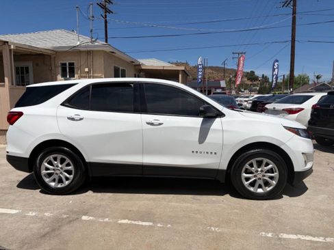 Used 2018 Chevrolet Equinox LS AWD/4WD image 6