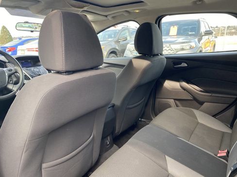 Used 2013 Ford Focus SE w/ SE Winter Pkg image 15
