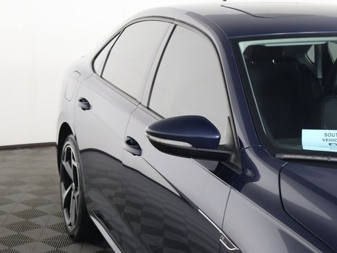 Used 2020 Volkswagen Passat 2.0T R-Line image 14