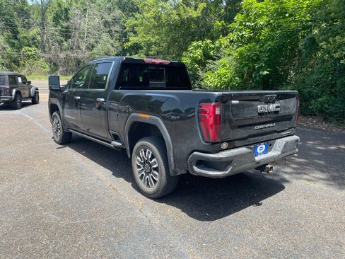 Used 2024 GMC Sierra 2500 Denali Ultimate w/ Max Trailering Package AWD/4WD image 3