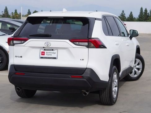 Used 2022 Toyota RAV4 LE FWD image 7