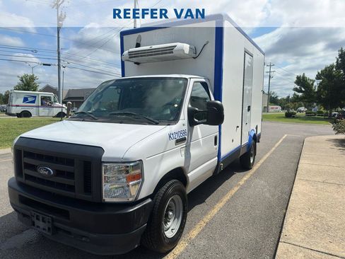 Used 2023 Ford E-350 and Econoline 350 Super Duty w/ Power Windows & Locks Group RWD image 8