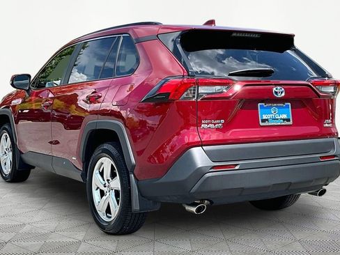 Used 2021 Toyota RAV4 XLE Premium AWD/4WD image 5