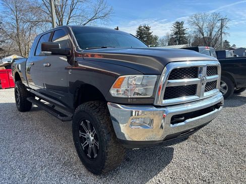 Used 2016 RAM 2500 SLT w/ Luxury Group image 9