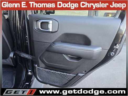 Used 2022 Jeep Wrangler Unlimited Sahara image 31