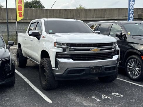 Used 2019 Chevrolet Silverado 1500 LT w/ All-Star Edition AWD/4WD image 3