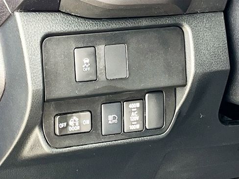 Used 2022 Toyota Tacoma TRD Sport w/ Technology Package AWD/4WD image 10