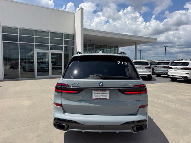 Used 2026 BMW X7 xDrive40i w/ M Sport Package AWD/4WD image 7