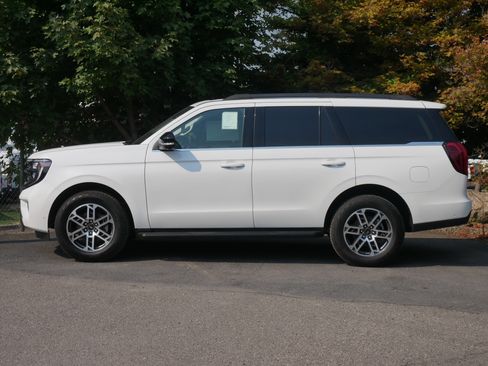 New 2025 Ford Expedition Active image 17