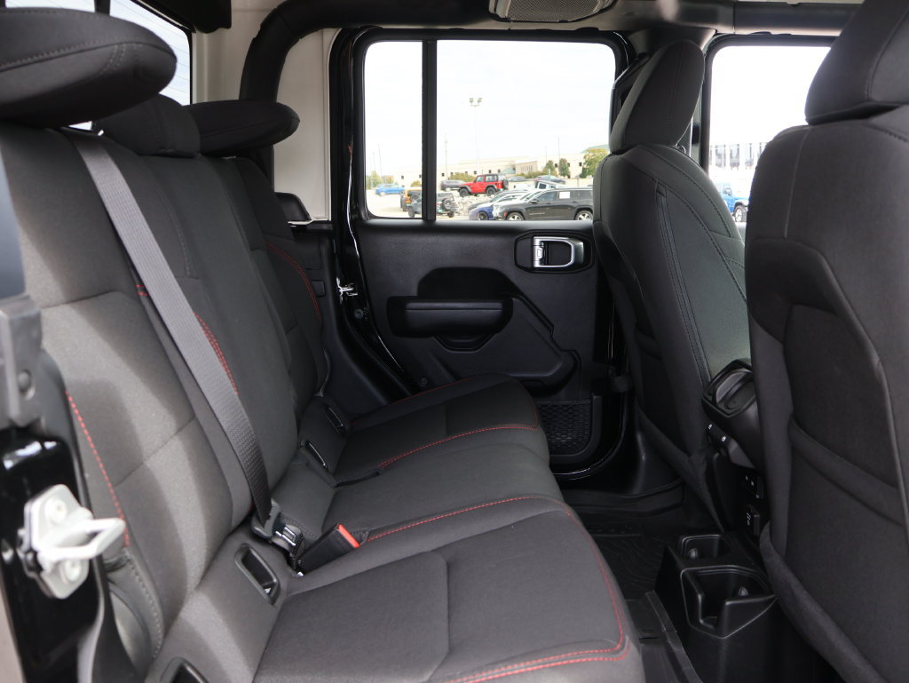 Used 2023 Jeep Gladiator Rubicon w/ LED Lighting Group AWD/4WD image 11