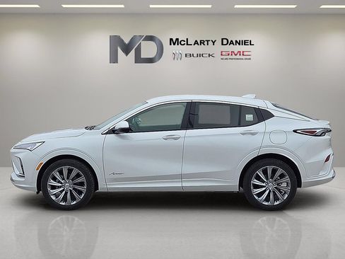 New 2026 Buick Envista Avenir FWD image 3