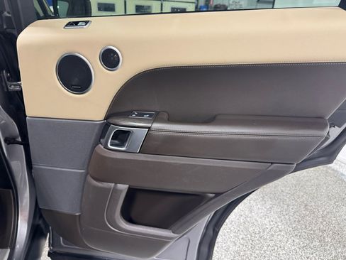 Used 2020 Land Rover Range Rover Sport HSE image 12