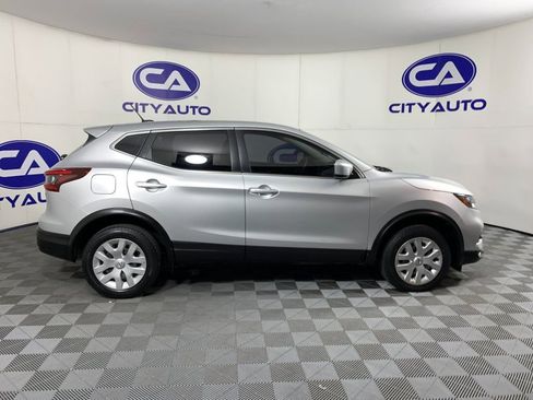 Used 2020 Nissan Rogue Sport S FWD image 2