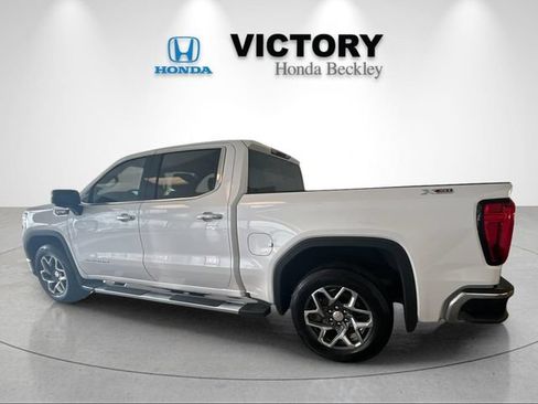 Used 2023 GMC Sierra 1500 SLT AWD/4WD image 3