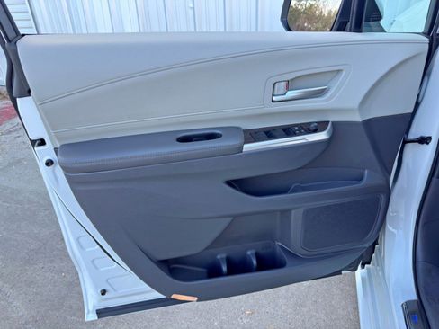 Used 2023 Toyota Sienna XLE w/ XLE Plus Package image 42