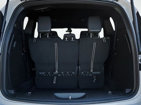 New 2026 Chrysler Pacifica Select image 8