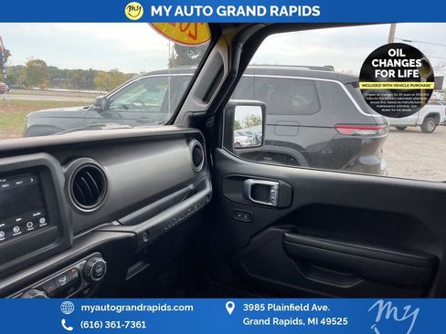 Used 2022 Jeep Wrangler Unlimited Sport image 22