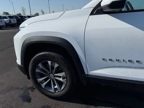 Used 2026 Chevrolet Equinox LT AWD/4WD image 32