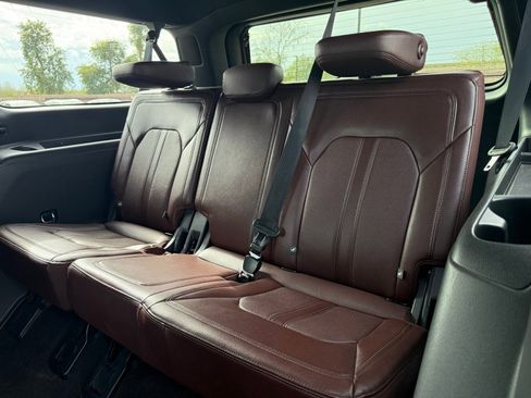 Used 2023 Ford Expedition Max Limited image 8