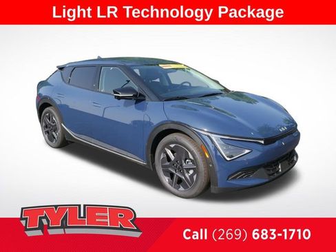 New 2025 Kia EV6 Light w/ Light LR Technology Package image 1