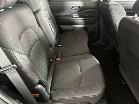 Used 2024 Nissan Pathfinder S AWD/4WD image 24